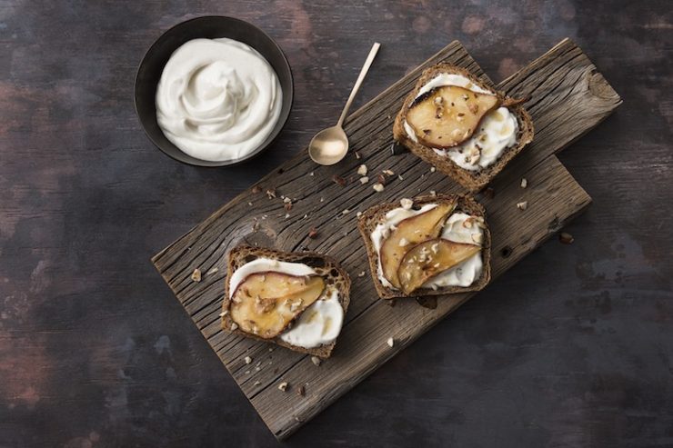 skyr and poached pears