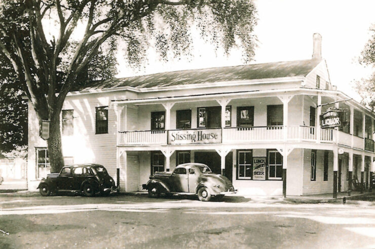 old Stissing House exterior photo